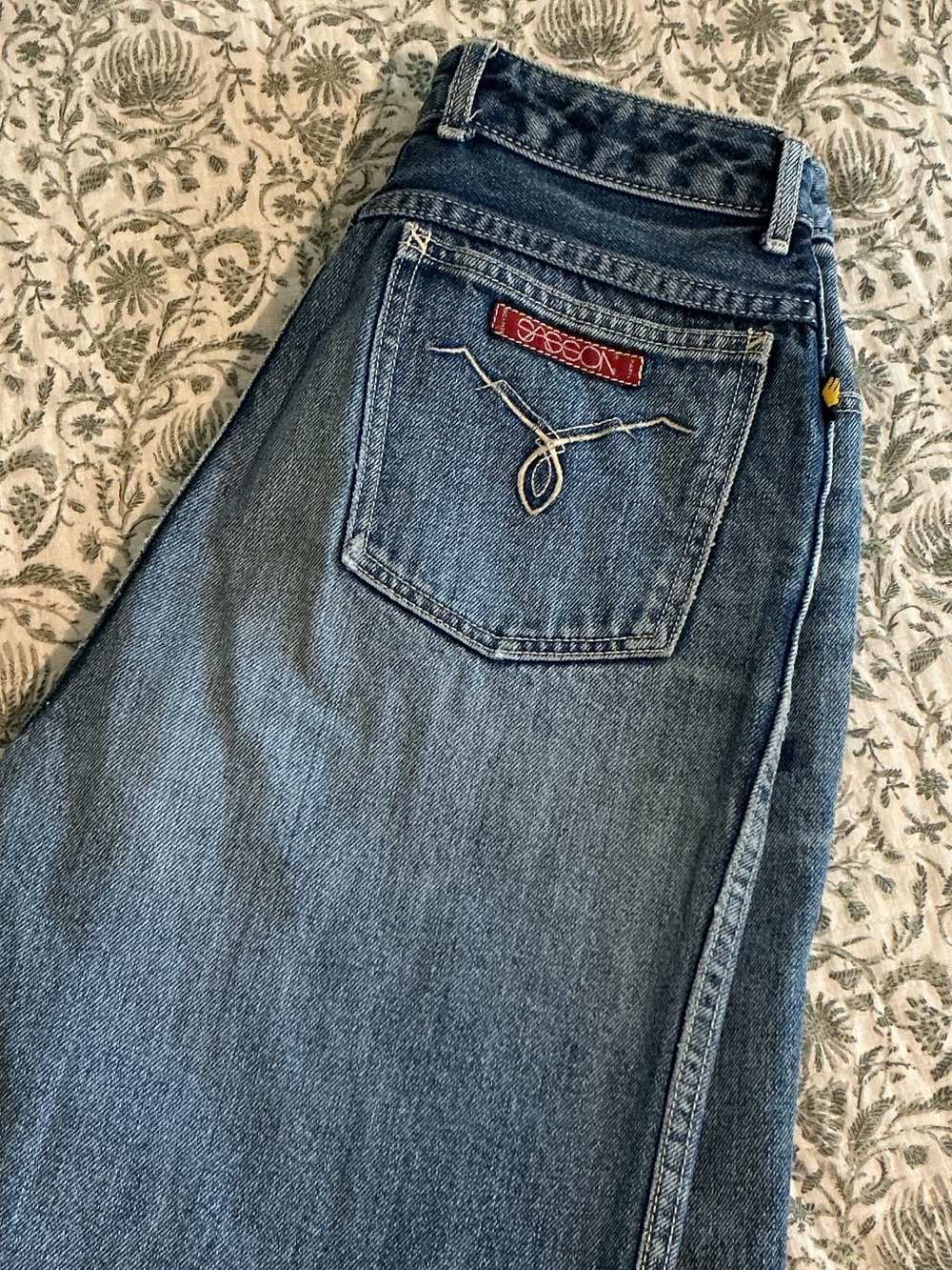 🔹 Vintage Sasson High Waist Jeans